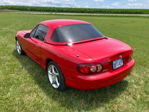 Used 2001 MAZDA MX-5 Miata RWD image 4
