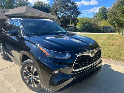 Used 2022 Toyota Highlander XLE