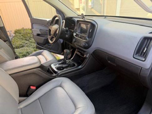 Used 2018 Chevrolet Colorado W/T w/ WT Convenience Package image 2