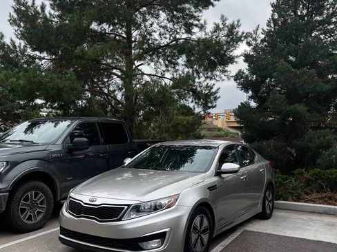Used 2013 Kia Optima LX w/ Hybrid Convenience Pkg FWD image 2