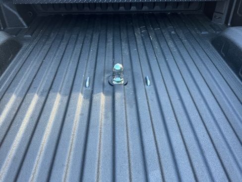 Used 2025 Chevrolet Silverado 2500 Custom w/ Custom Value Package image 22