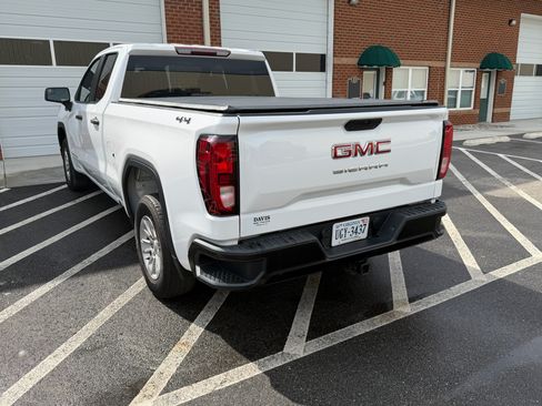Used 2019 GMC Sierra 1500 4x4 Double Cab w/ Convenience Package image 9
