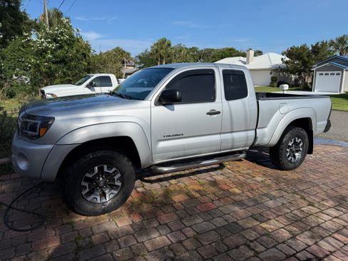 Used 2006 Toyota Tacoma PreRunner RWD image 1