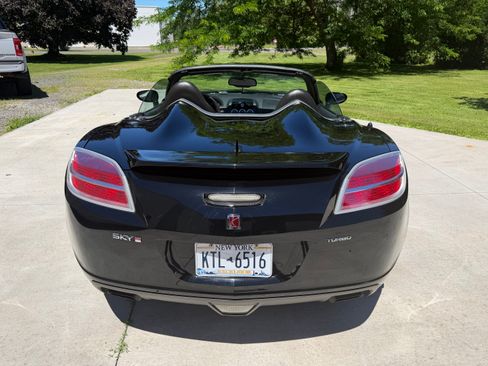 Used 2008 Saturn Sky Red Line RWD image 4