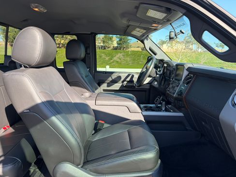 Used 2015 Ford F250 Lariat image 15