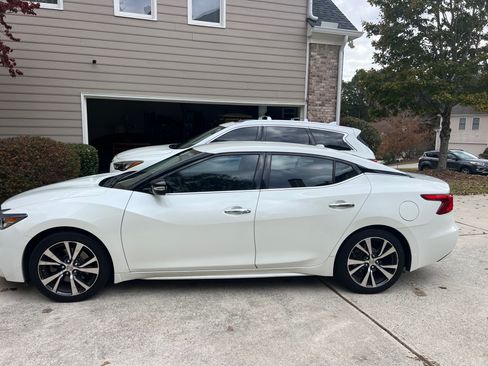 Used 2017 Nissan Maxima 3.5 SV image 2