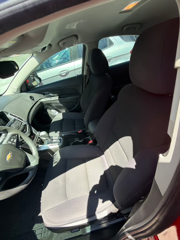 Used 2015 Chevrolet Cruze LT FWD image 12