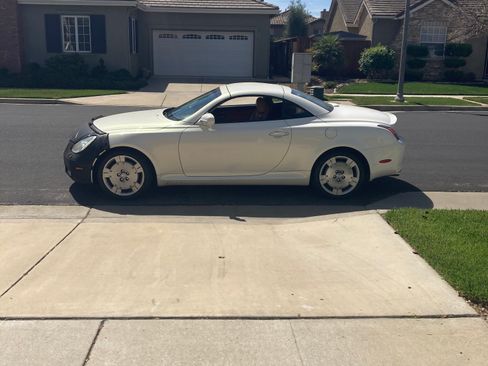 Used 2002 Lexus SC 430 Convertible image 2