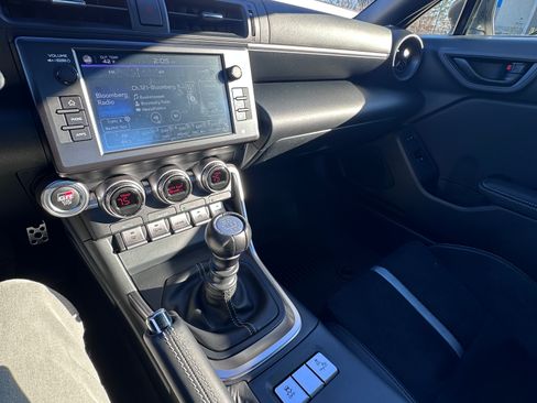 Used 2024 Toyota GR86 Premium image 17