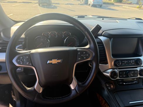 Used 2016 Chevrolet Suburban LTZ RWD image 25