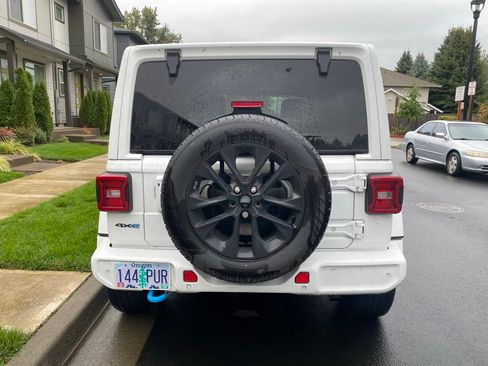 Used 2021 Jeep Wrangler Unlimited Sahara image 13