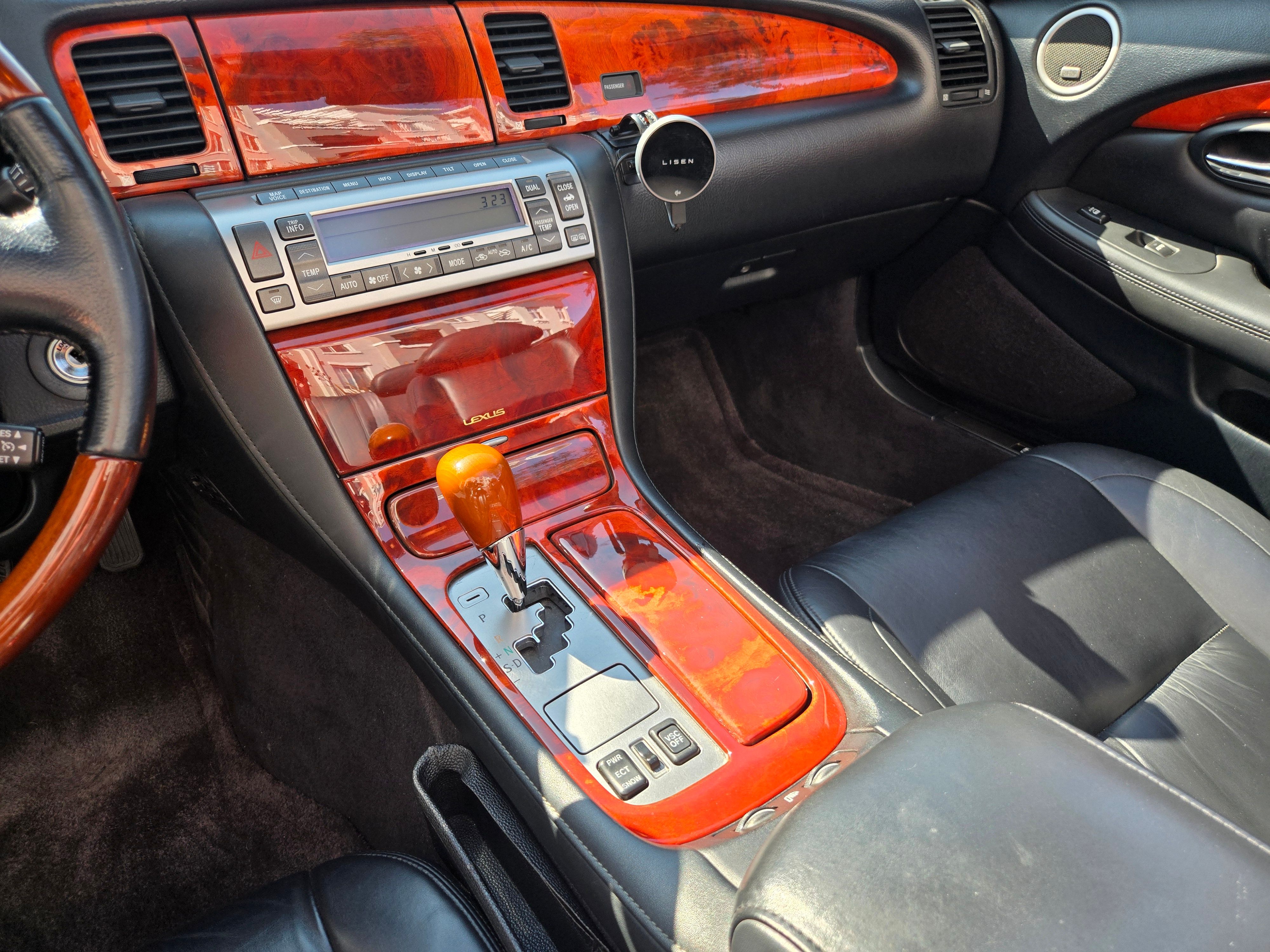 Used 2006 Lexus SC 430 Convertible RWD image 24