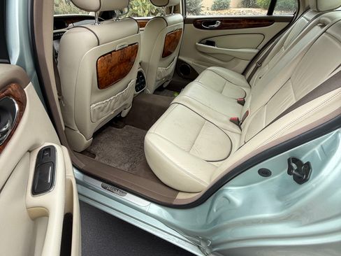 Used 2006 Jaguar XJ Vanden Plas image 5