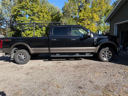 Used 2019 Ford F350 Lariat w/ Chrome Package image 20