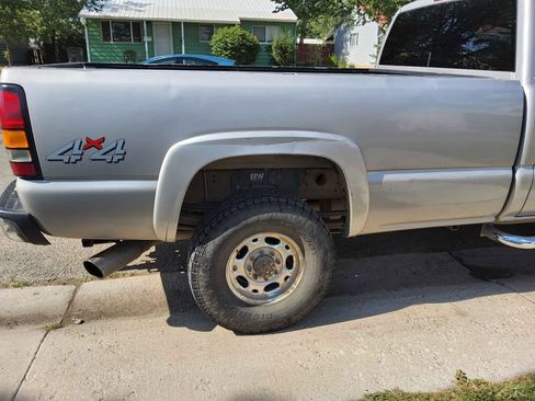 Used 2004 GMC Sierra 2500 SLE w/ Heavy-Duty Power Package image 2