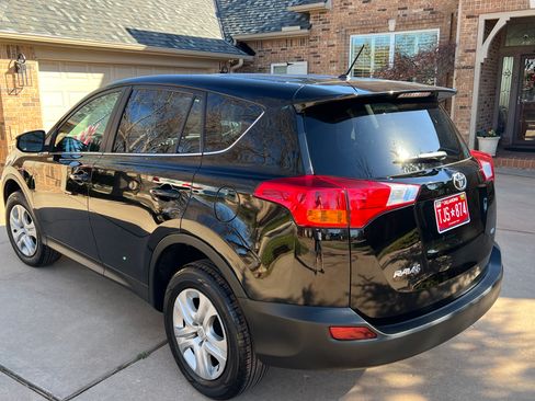 Used 2014 Toyota RAV4 LE image 5