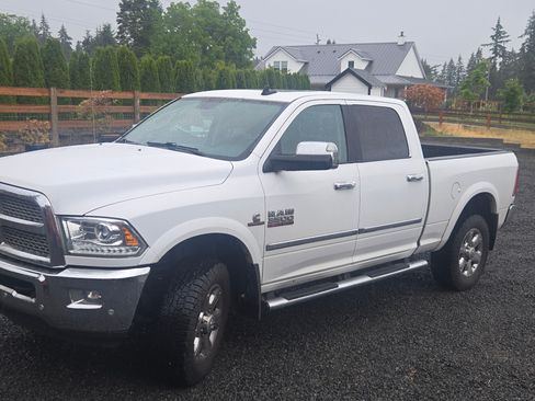 Used 2017 RAM 3500 Laramie w/ Convenience Group AWD/4WD image 2