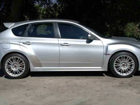 Used 2010 Subaru Impreza WRX STI image 9