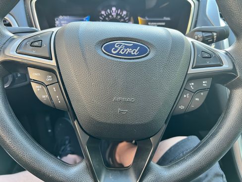 Used 2020 Ford Fusion SE FWD image 8