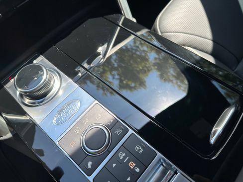 Used 2020 Land Rover Discovery HSE Luxury image 13