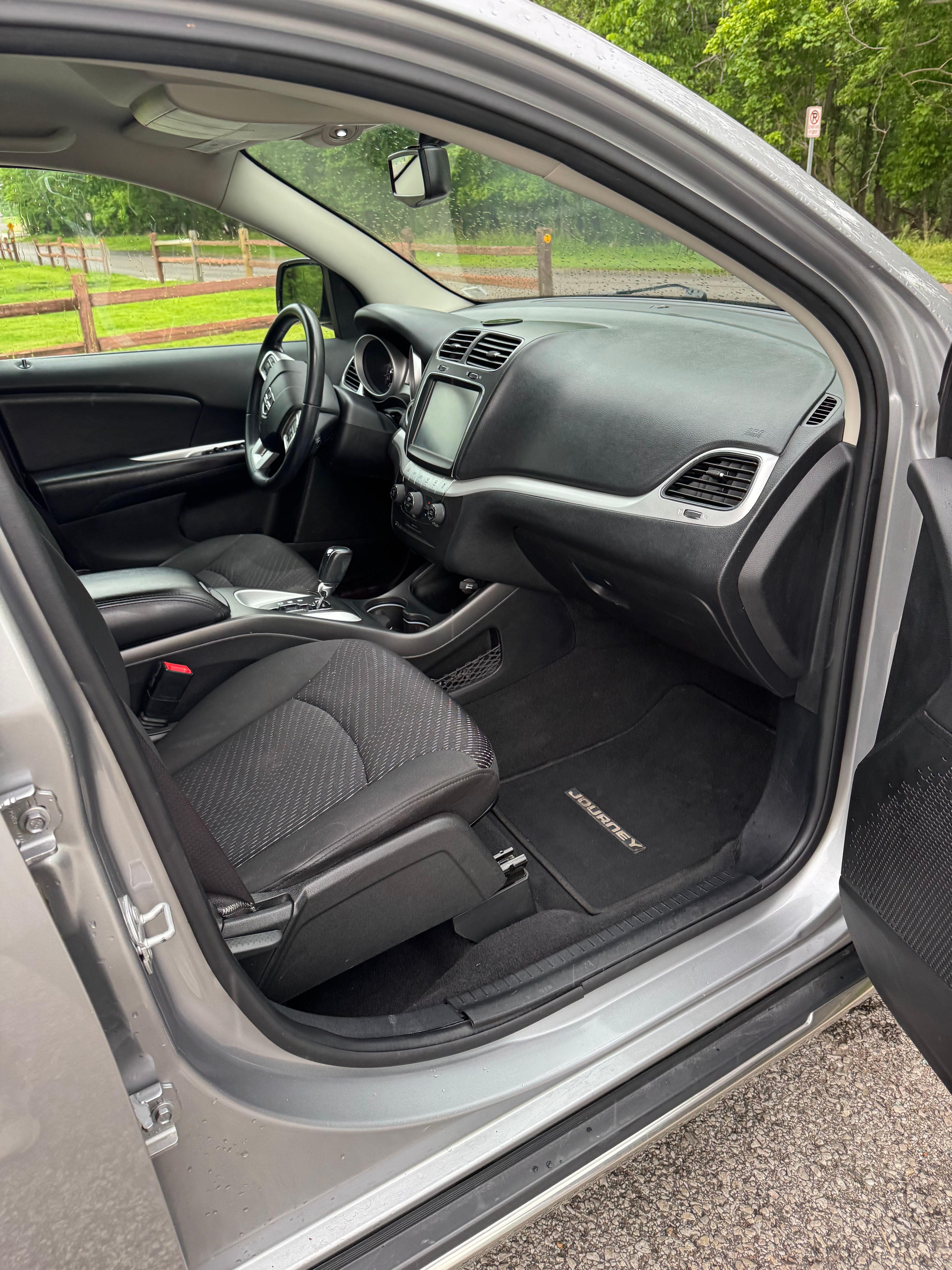 Used 2017 Dodge Journey Crossroad FWD image 6