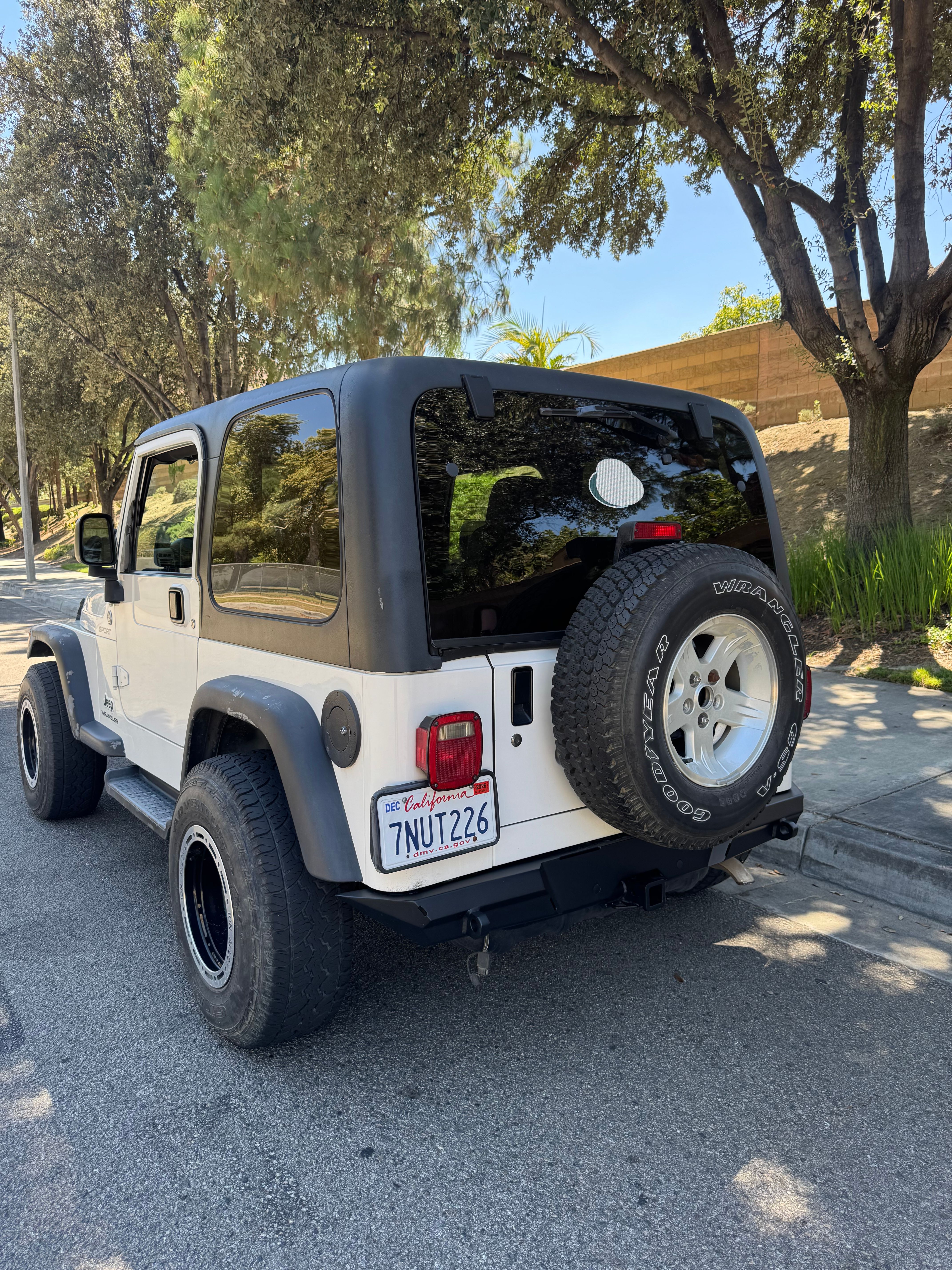 Used 2005 Jeep Wrangler Sport w/ 30" Tire & Wheel Group AWD/4WD image 5