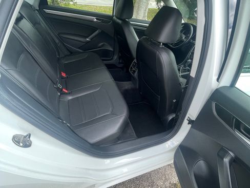 Used 2018 Volkswagen Passat 2.0T SE image 10