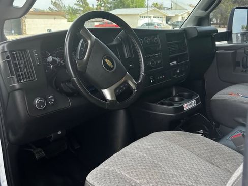 Used 2022 Chevrolet Express 3500 w/ Power Convenience Package RWD image 18