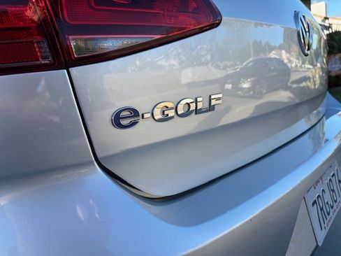 Used 2016 Volkswagen e-Golf SE image 2