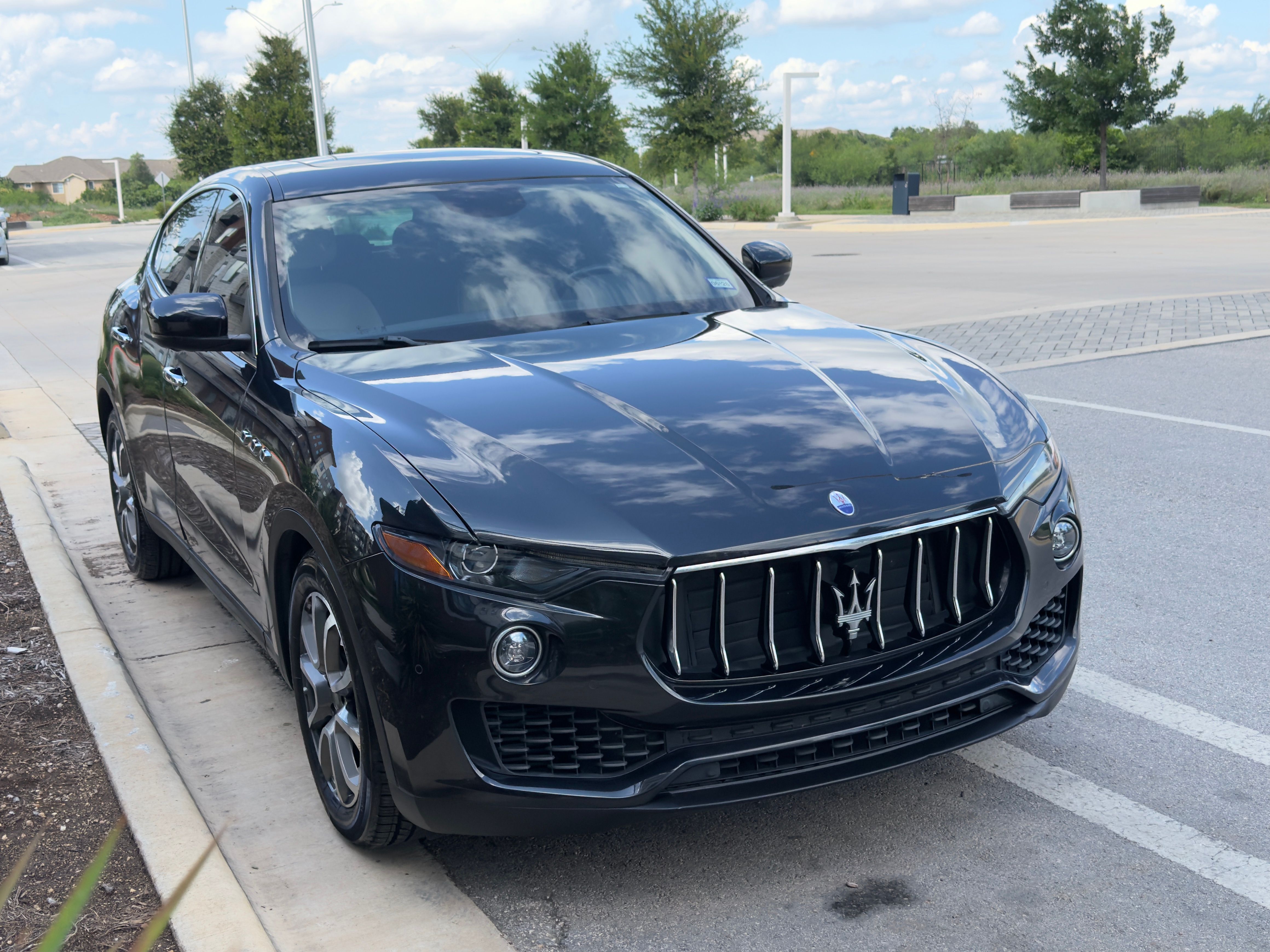 Used 2018 Maserati Levante AWD/4WD image 1