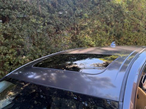 Used 2016 Toyota Prius Four Touring image 10