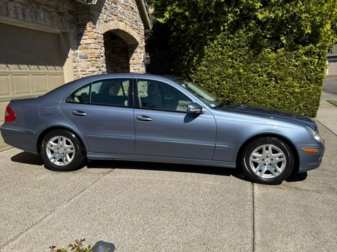 Used 2007 Mercedes-Benz E 320 BlueTEC Sedan image 15