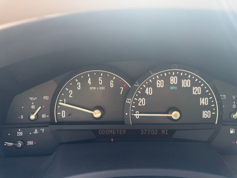Used 2004 Cadillac XLR RWD image 5