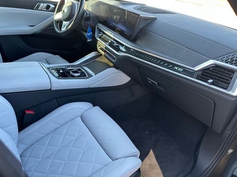 Used 2024 BMW X6 xDrive40i w/ Executive Package image 5
