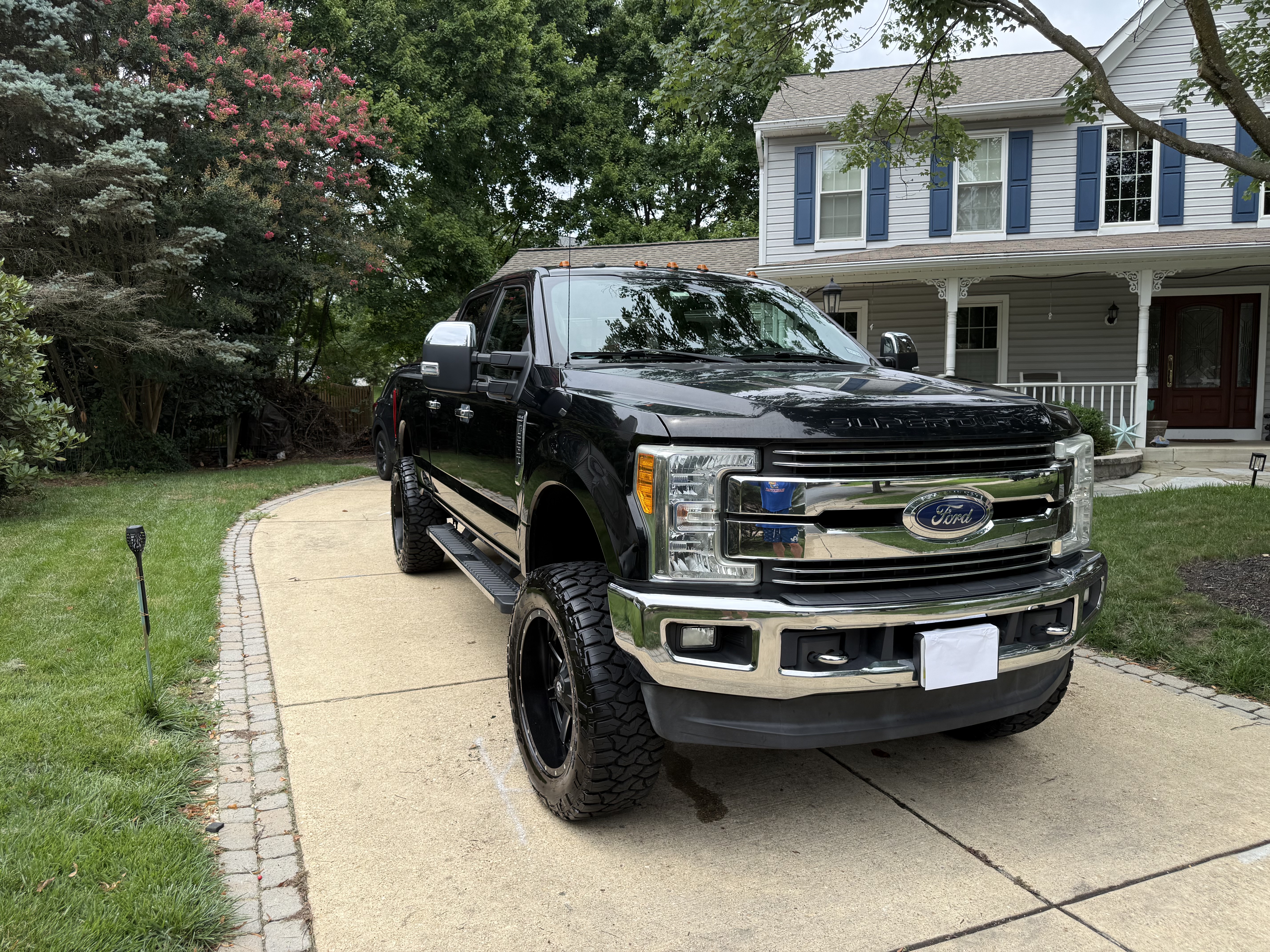 Used 2017 Ford F250 Lariat w/ Lariat Ultimate Package AWD/4WD image 13