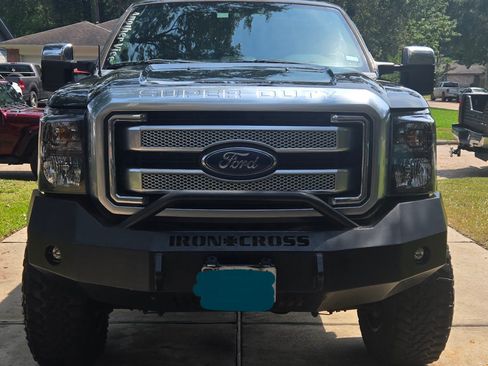 Used 2014 Ford F250 Platinum w/ FX4 Off-Road Package image 2