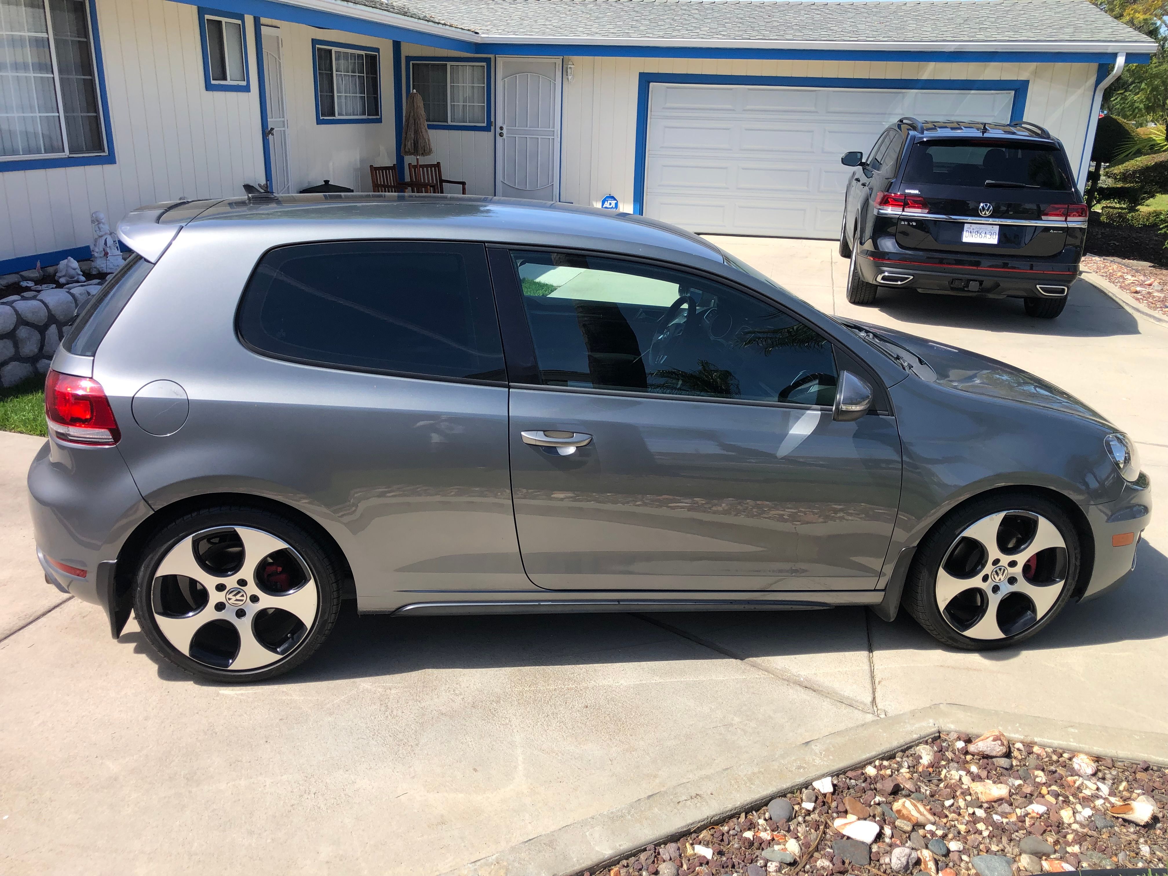 Used 2013 Volkswagen Golf 2-Door FWD image 5