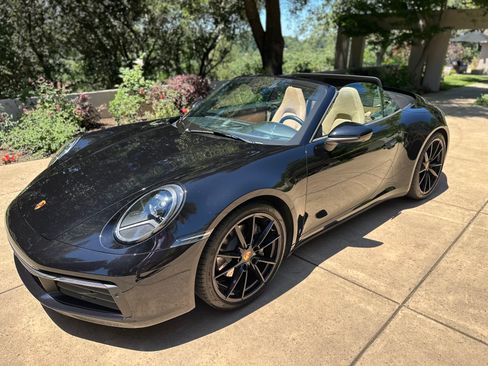Used 2023 Porsche 911 Carrera image 1