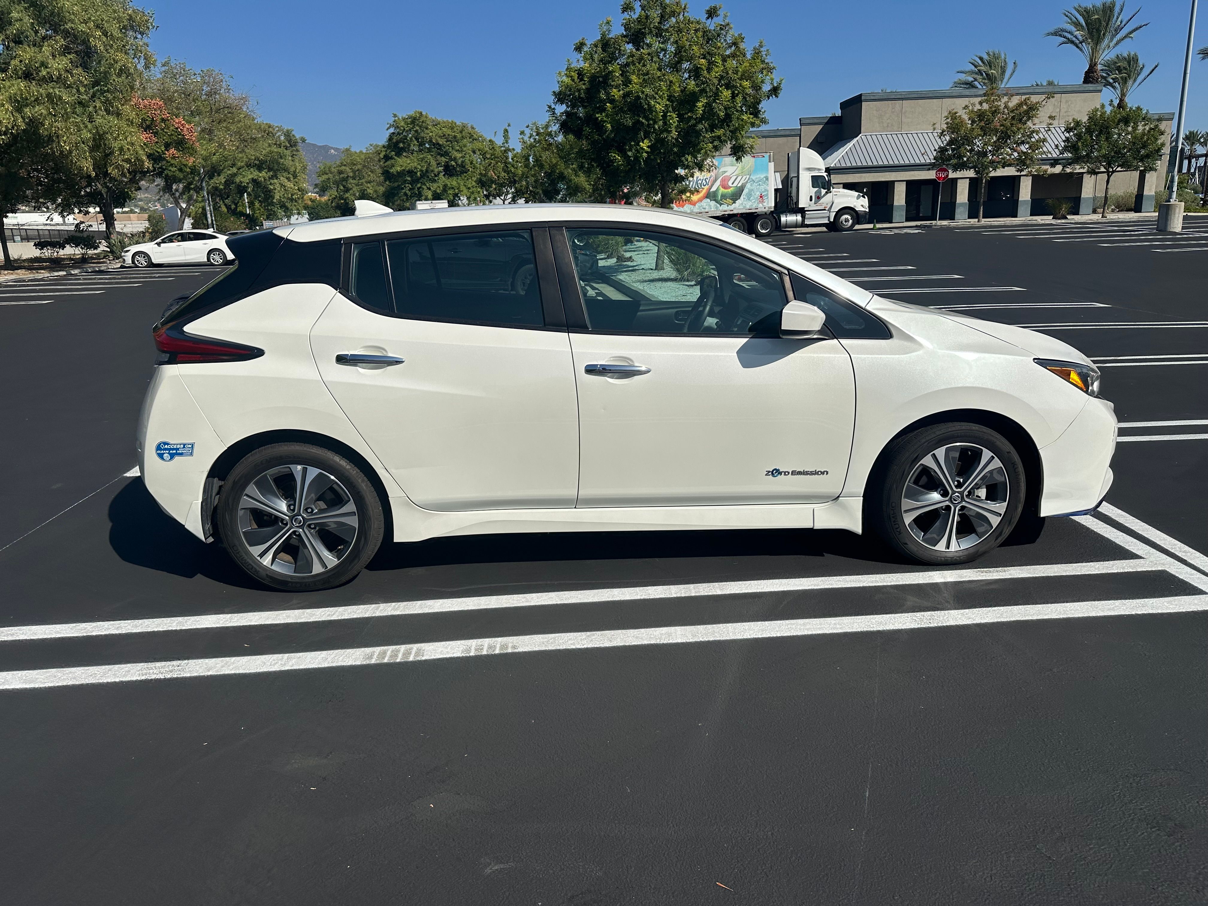 Used 2019 Nissan Leaf SV Plus w/ SV All Weather Package FWD image 9