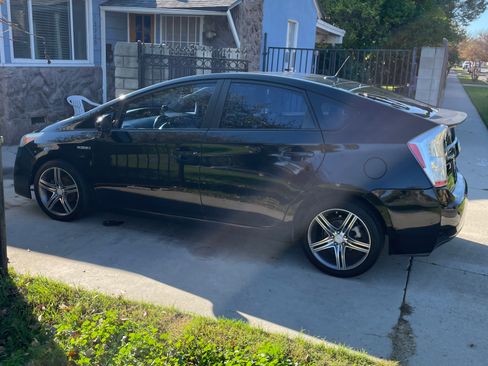 Used 2011 Toyota Prius One image 5