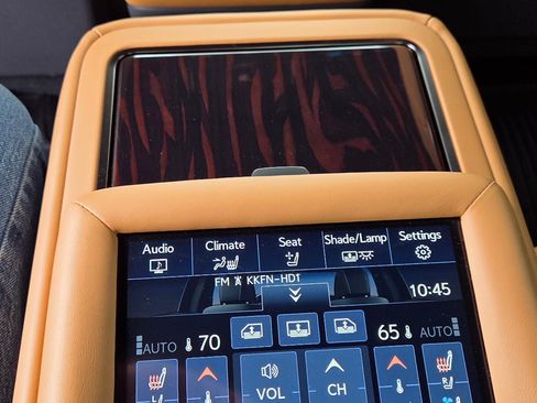 Used 2022 Lexus LS 500 AWD w/ Luxury Package image 17