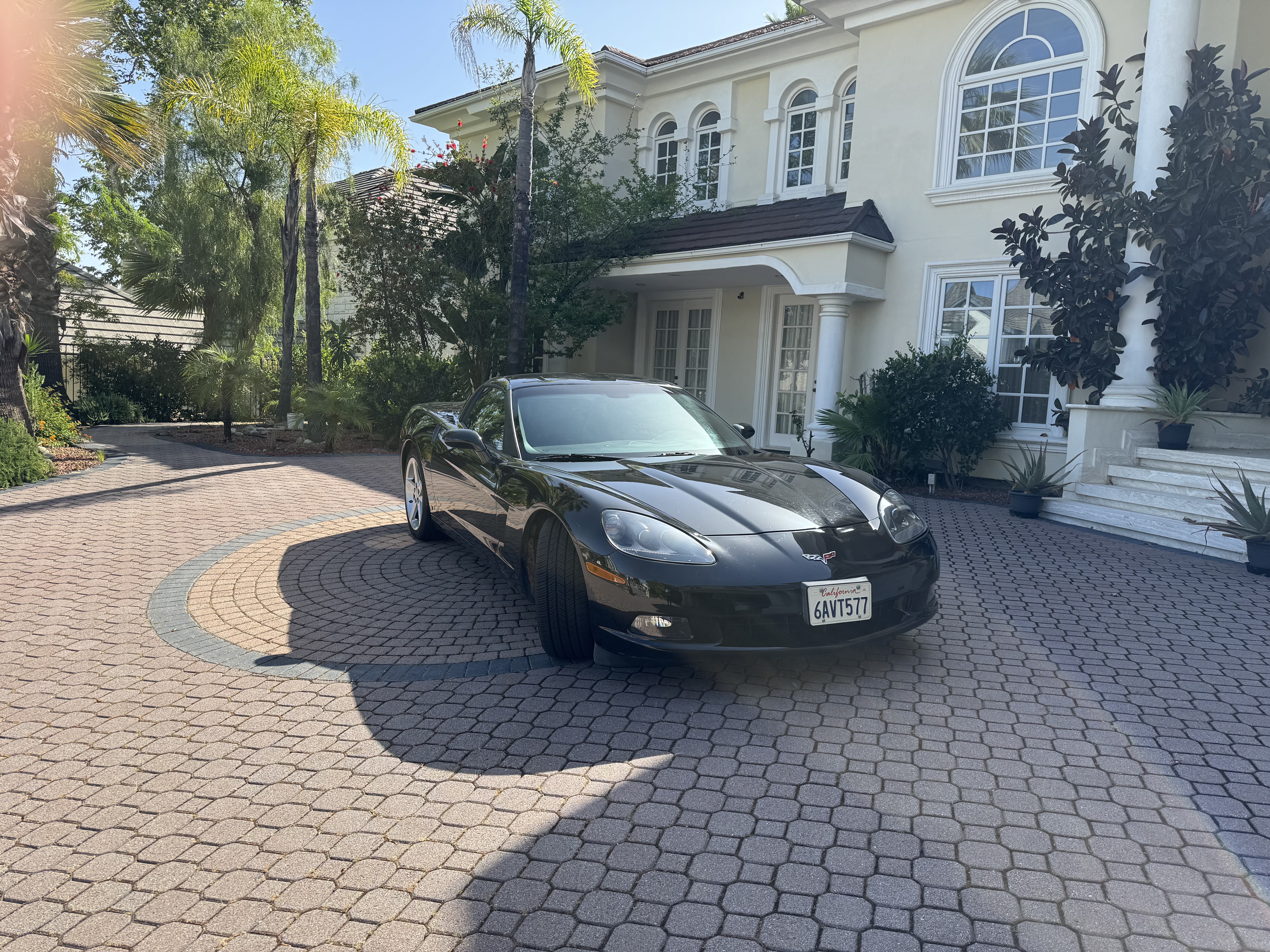 Used 2007 Chevrolet Corvette Coupe w/ Performance Package RWD image 1