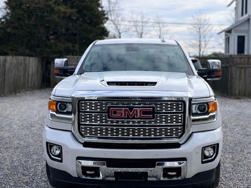 Used 2018 GMC Sierra 2500 Denali w/ Duramax Plus Package image 1