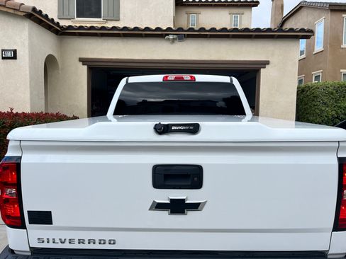 Used 2018 Chevrolet Silverado 1500 Custom w/ Custom Value Package image 9