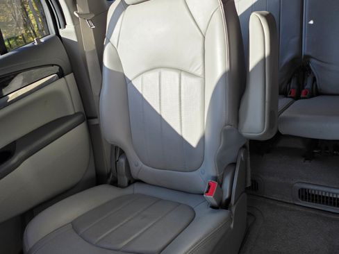 Used 2015 Buick Enclave Leather image 24