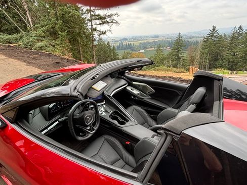 Used 2023 Chevrolet Corvette Stingray Premium Conv w/ Z51 Performance Package RWD image 13