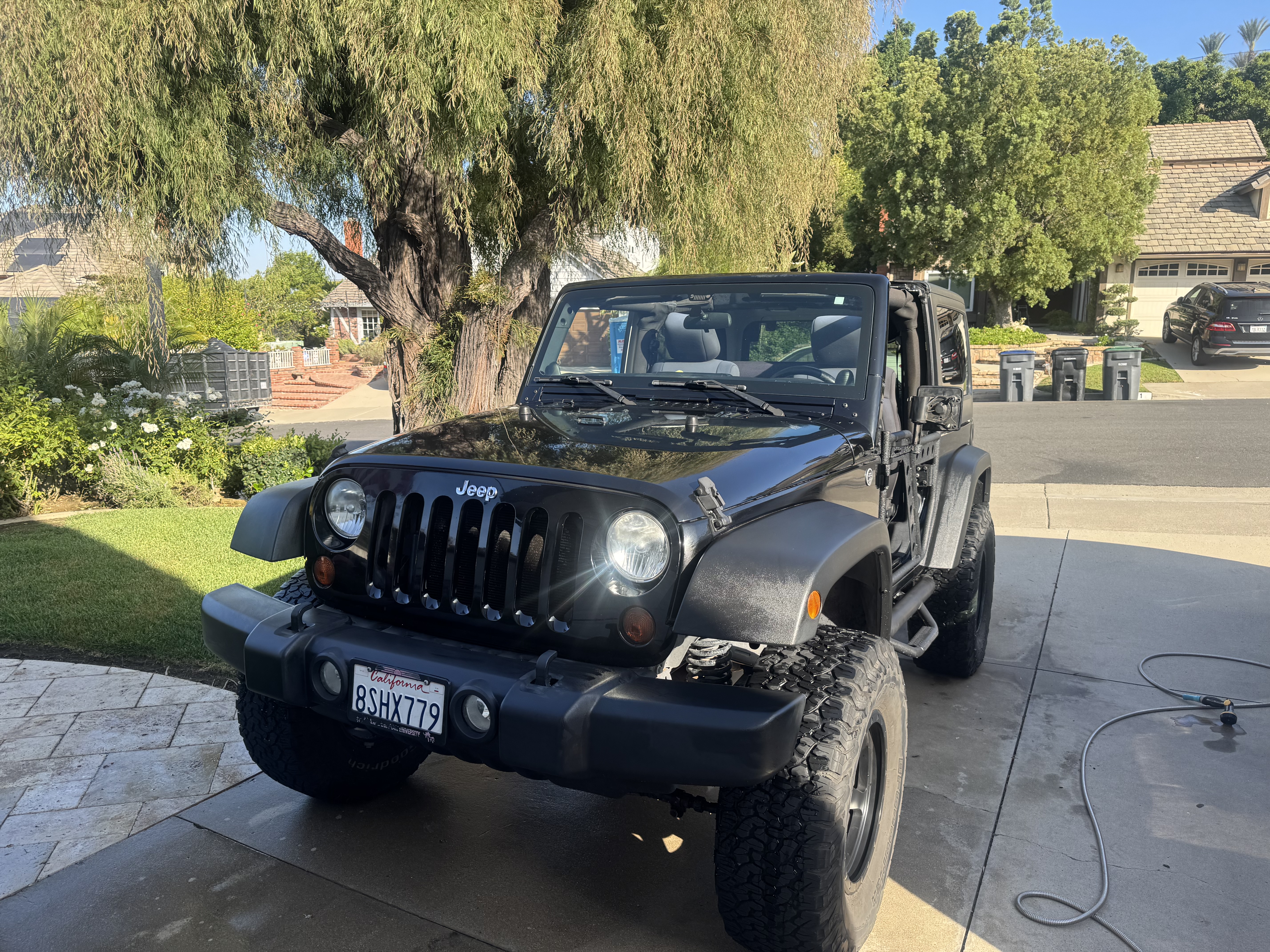 Used 2012 Jeep Wrangler Sport w/ Connectivity Group AWD/4WD image 2