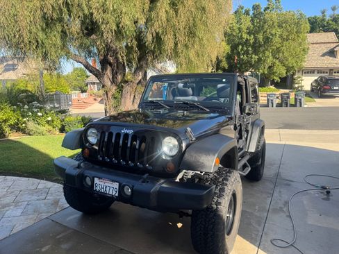 Used 2012 Jeep Wrangler Sport w/ Connectivity Group AWD/4WD image 2
