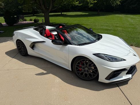 Used 2023 Chevrolet Corvette Stingray Preferred Conv w/ Z51 Performance Package RWD image 15