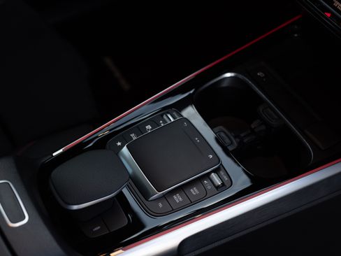 Used 2021 Mercedes-Benz GLB 35 AMG 4MATIC image 12